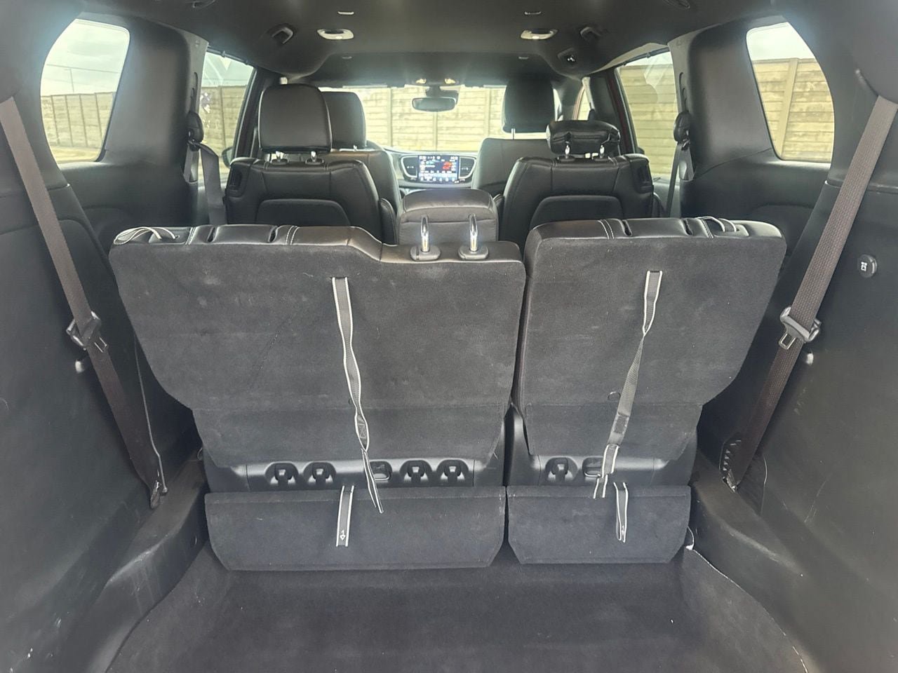 Used 2025 Chrysler Pacifica Select FWD image 31