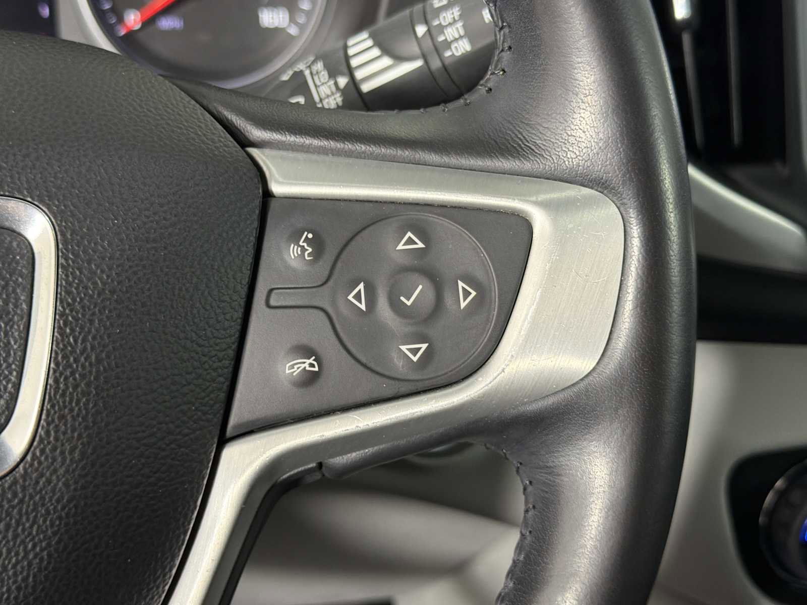 Used 2022 GMC Terrain SLT w/ Infotainment Package II FWD image 26