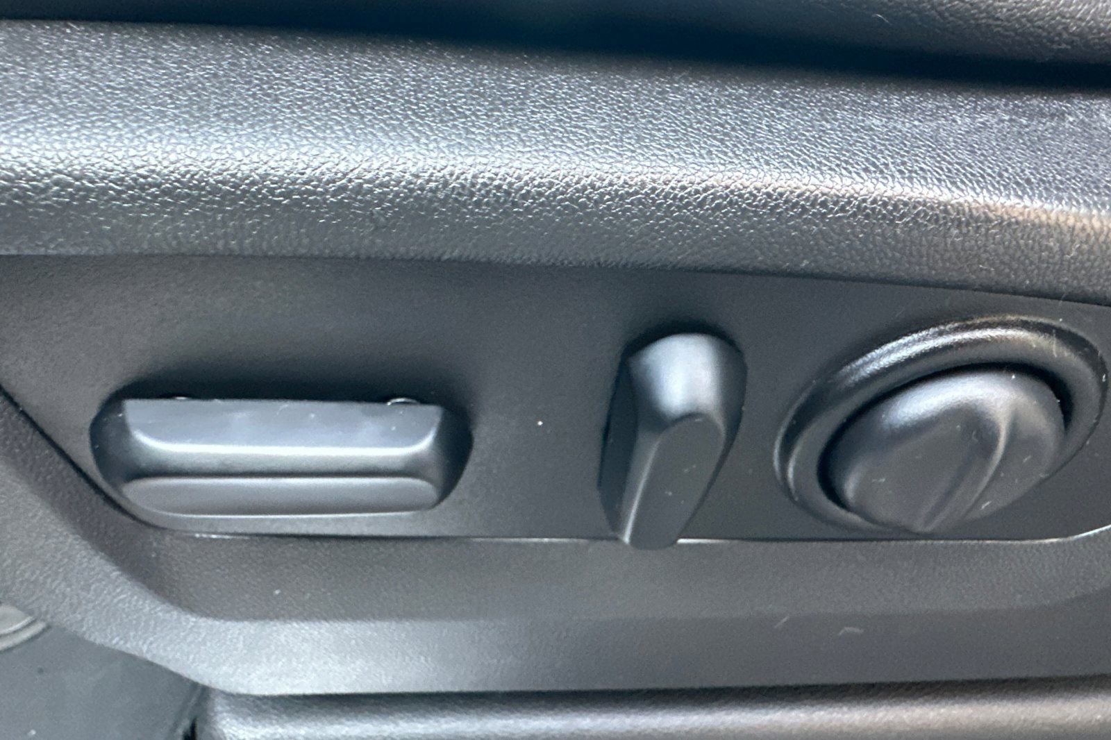 Certified 2021 GMC Sierra 2500 SLT w/ SLT Convenience Package image 12