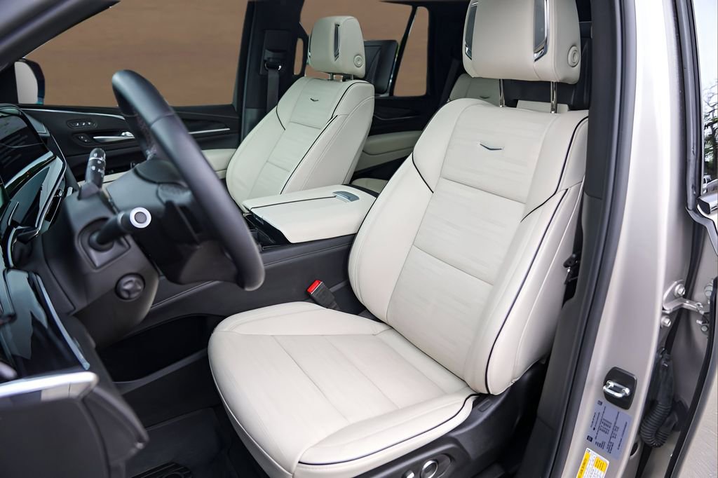 Used 2024 Cadillac Escalade Sport w/ Touring Package image 7