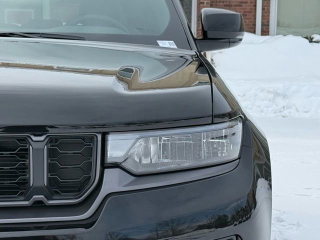 New 2026 Jeep Grand Cherokee Altitude image 10