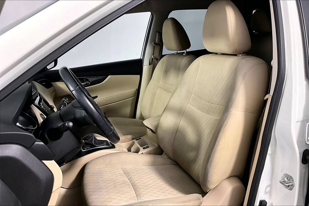 Used 2019 Nissan Rogue SV w/ Premium Package FWD image 25