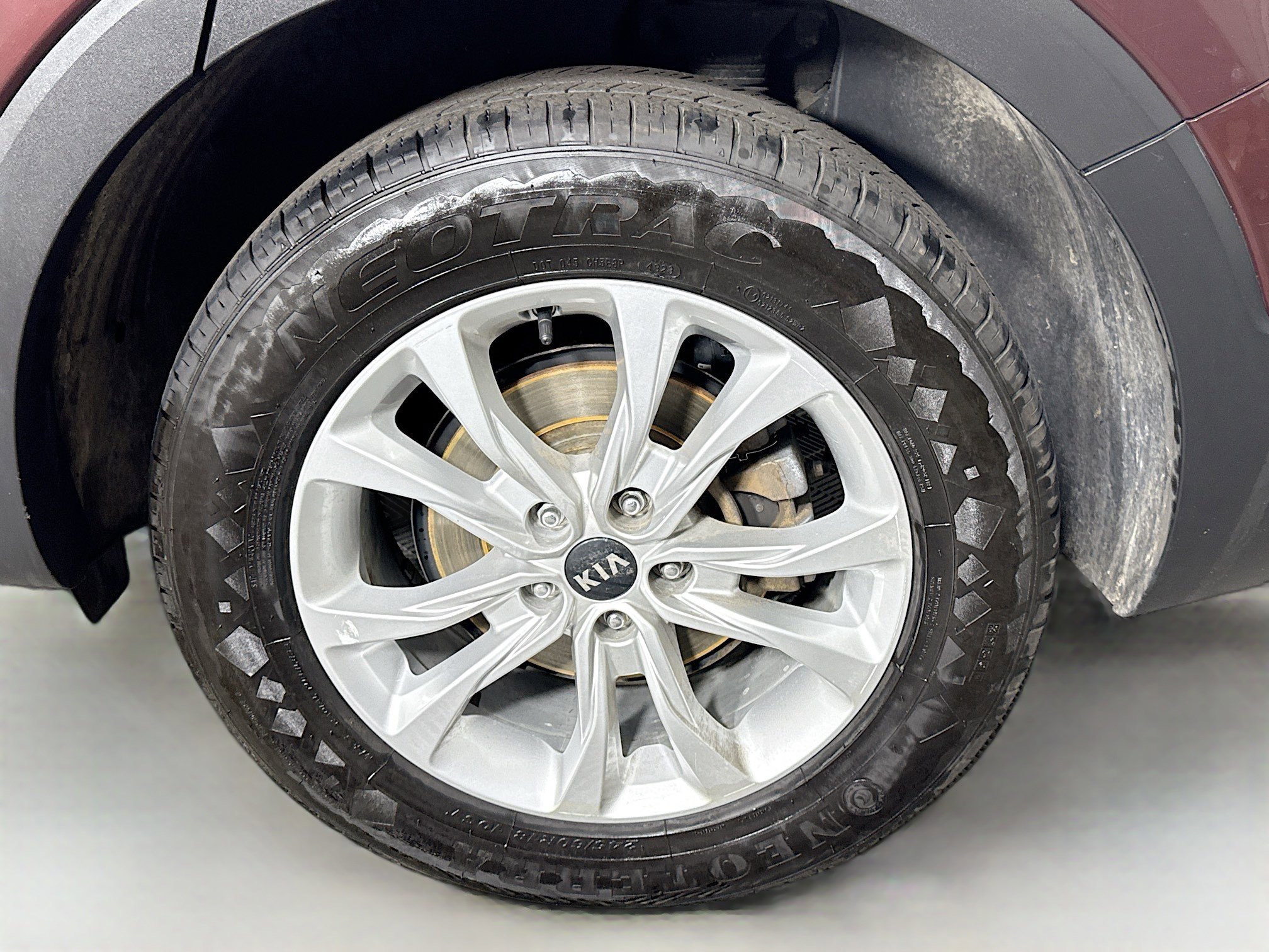 Used 2020 Kia Telluride LX image 37