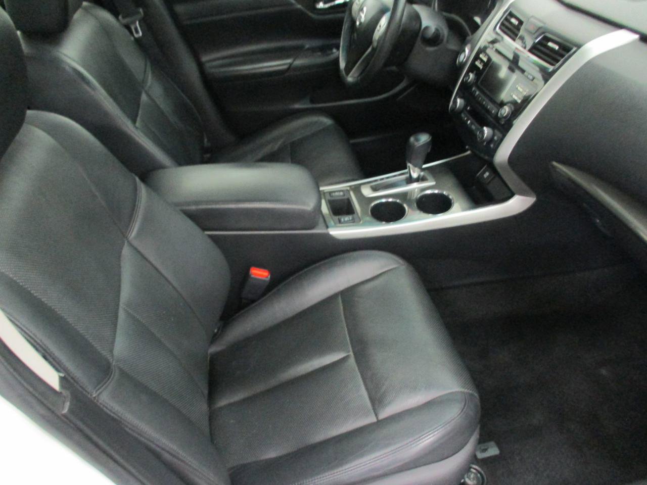 Used 2015 Nissan Altima 2.5 SL w/ Moonroof Package image 13