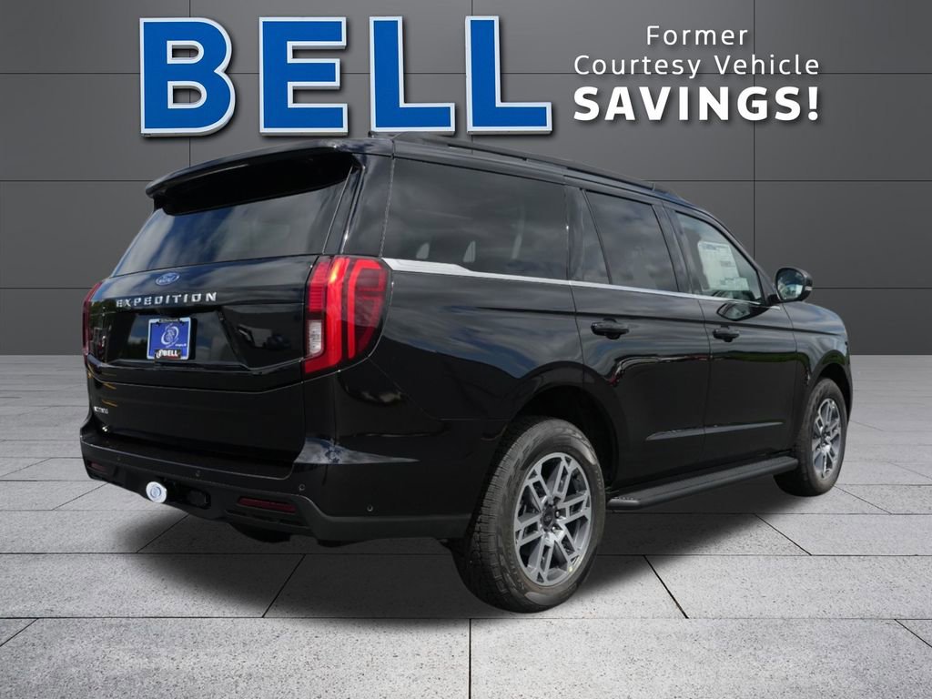 New 2025 Ford Expedition Active image 3