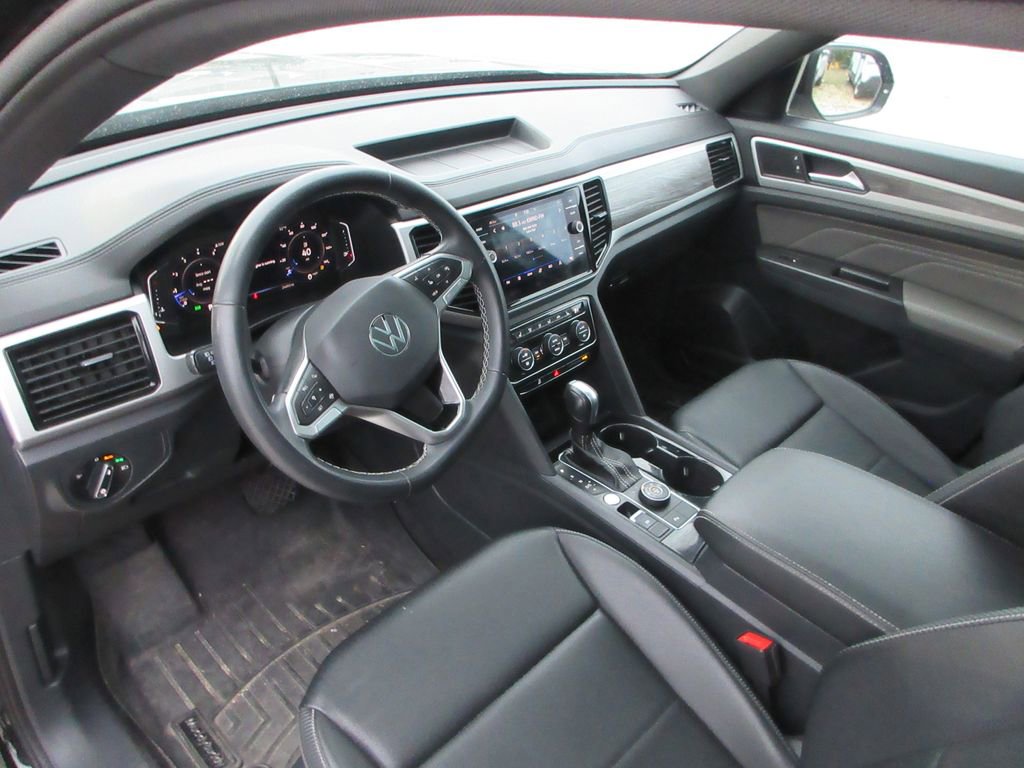 Used 2023 Volkswagen Atlas Cross Sport SE w/ Panoramic Sunroof Package image 8
