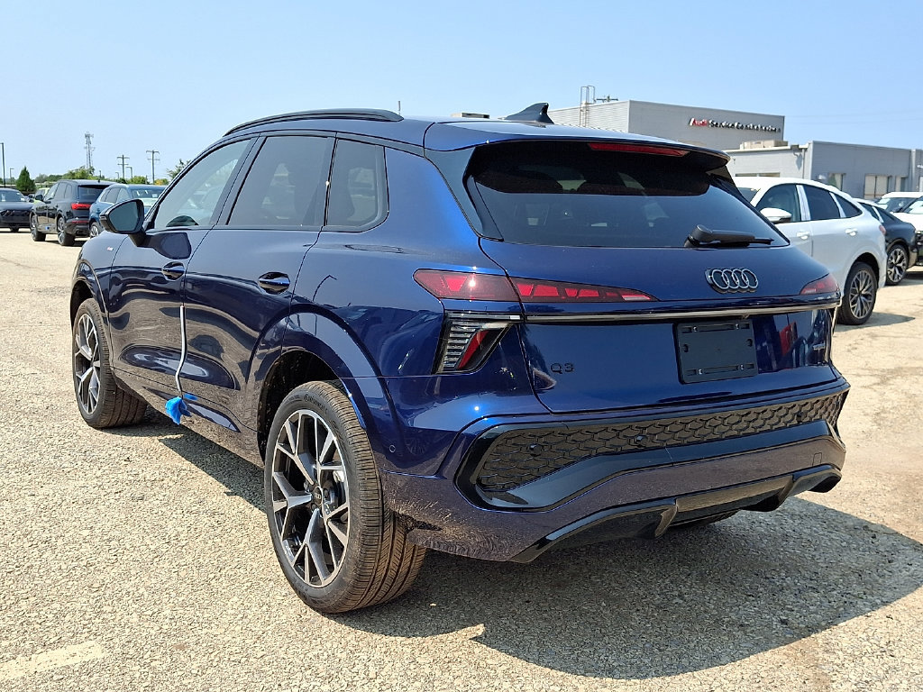 New 2026 Audi Q3 quattro 2.0T AWD/4WD image 3