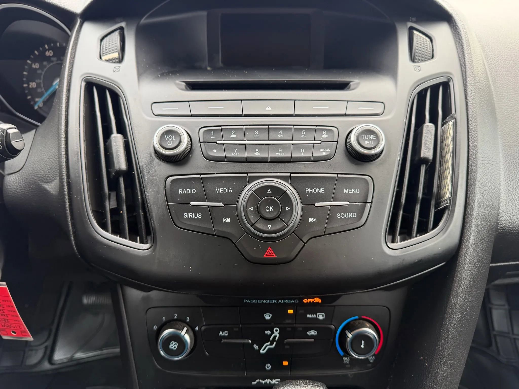 Used 2017 Ford Focus SE image 16