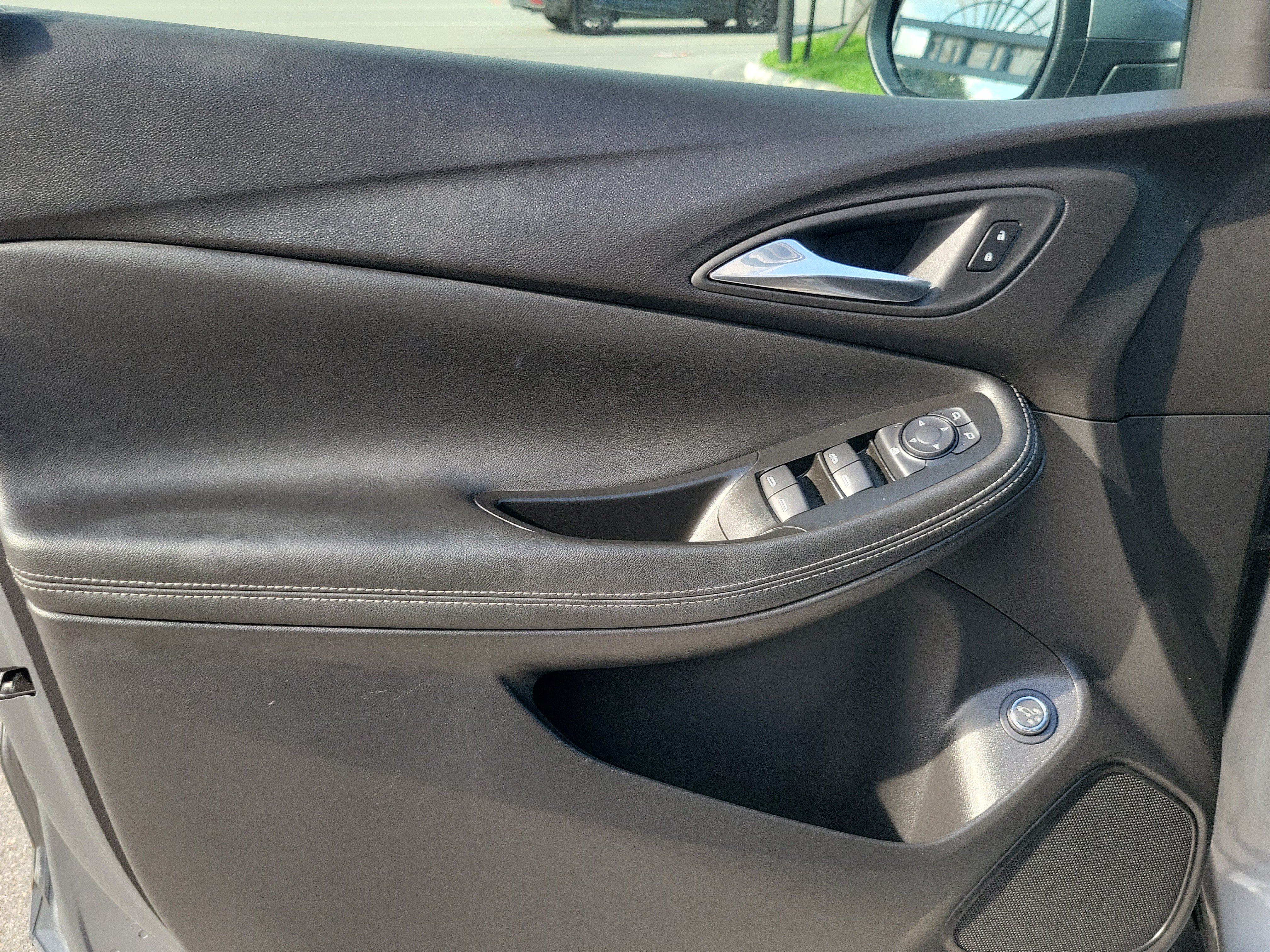 Used 2024 Buick Encore GX Preferred w/ Comfort Package FWD image 24