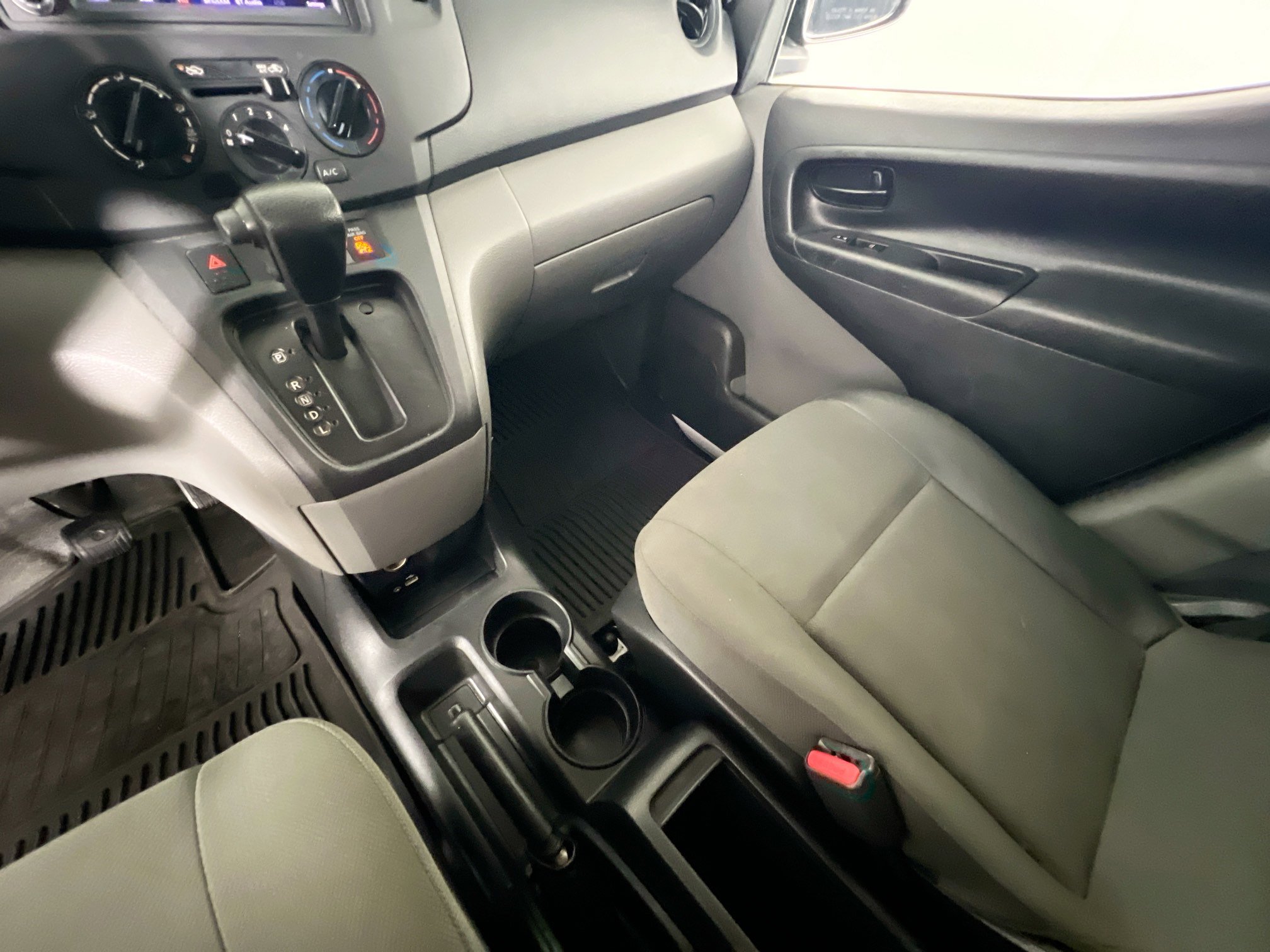 Used 2020 Nissan NV200 S FWD image 24