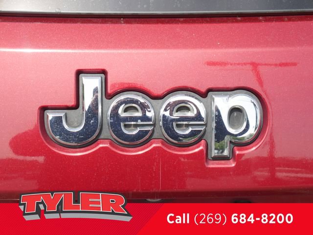 Used 2015 Jeep Grand Cherokee Limited w/ Luxury Group II AWD/4WD image 15