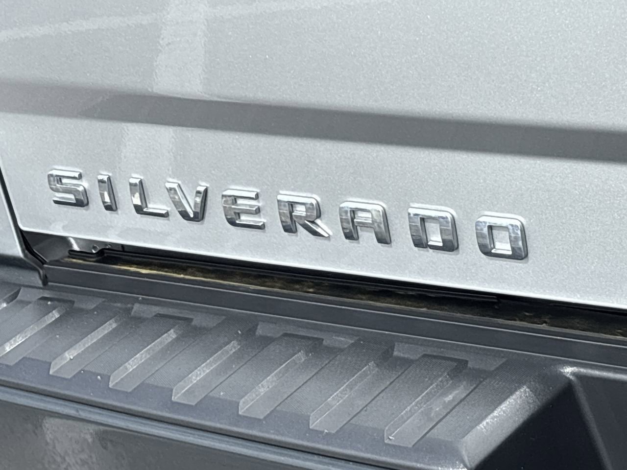 Used 2018 Chevrolet Silverado 1500 W/T RWD image 8