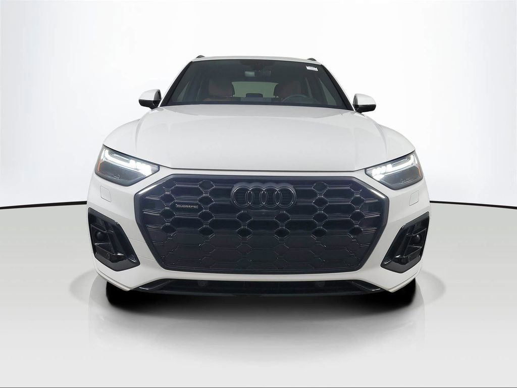 Used 2024 Audi Q5 2.0T Prestige w/ Prestige Package image 2