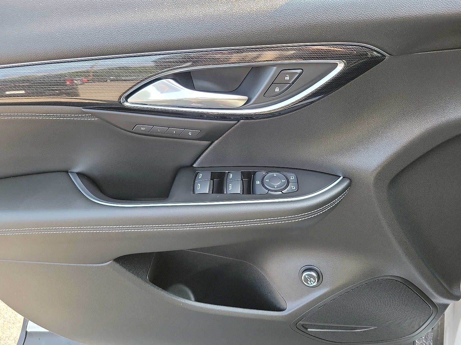 Used 2023 Buick Envision Essence FWD image 12