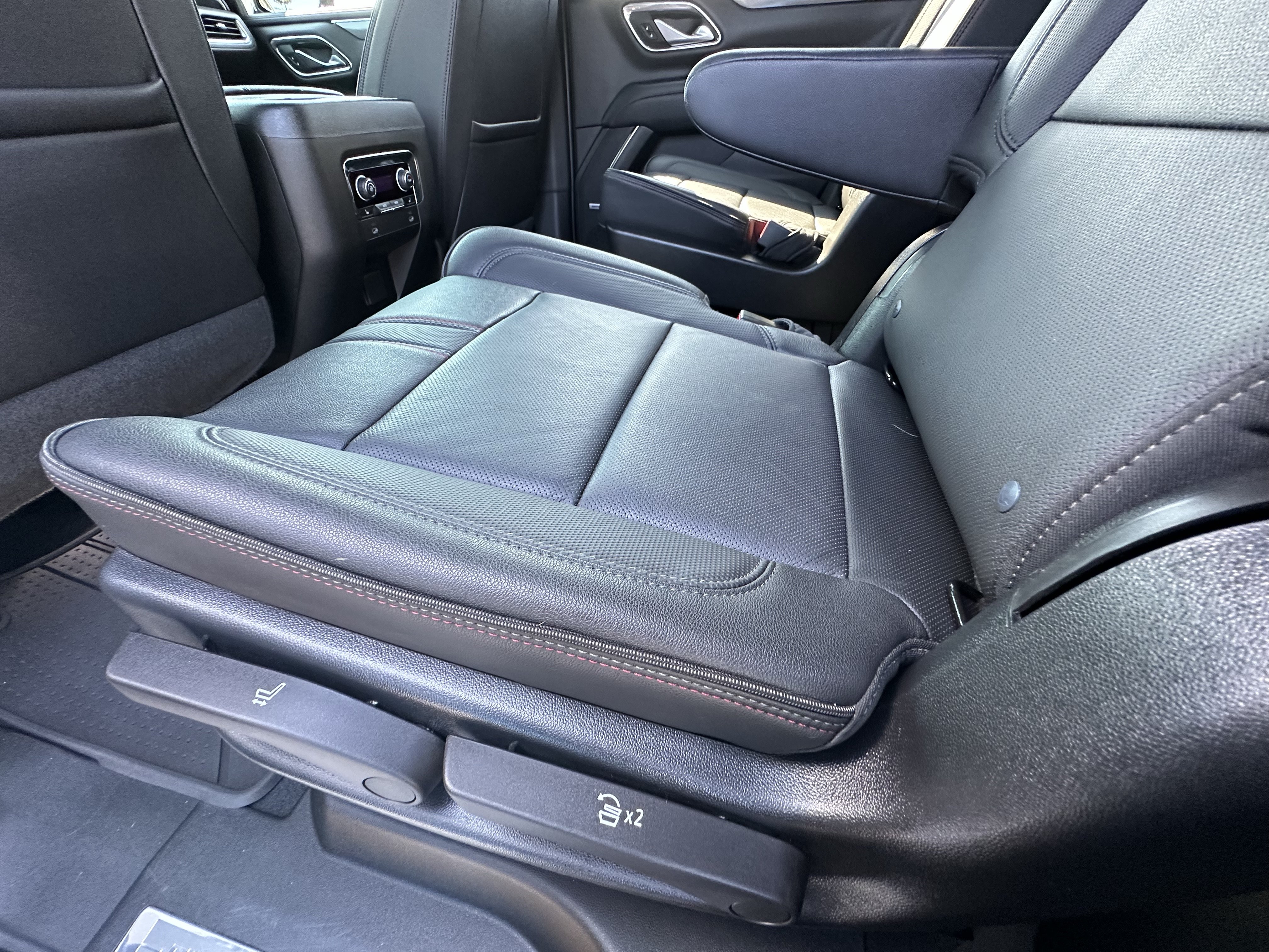Used 2022 Chevrolet Tahoe RST w/ Luxury Package AWD/4WD image 34