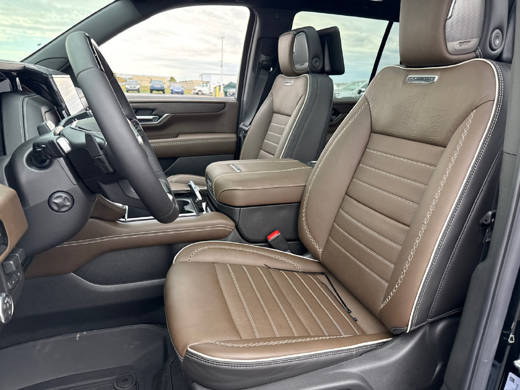 New 2026 GMC Yukon Denali Ultimate AWD/4WD image 17