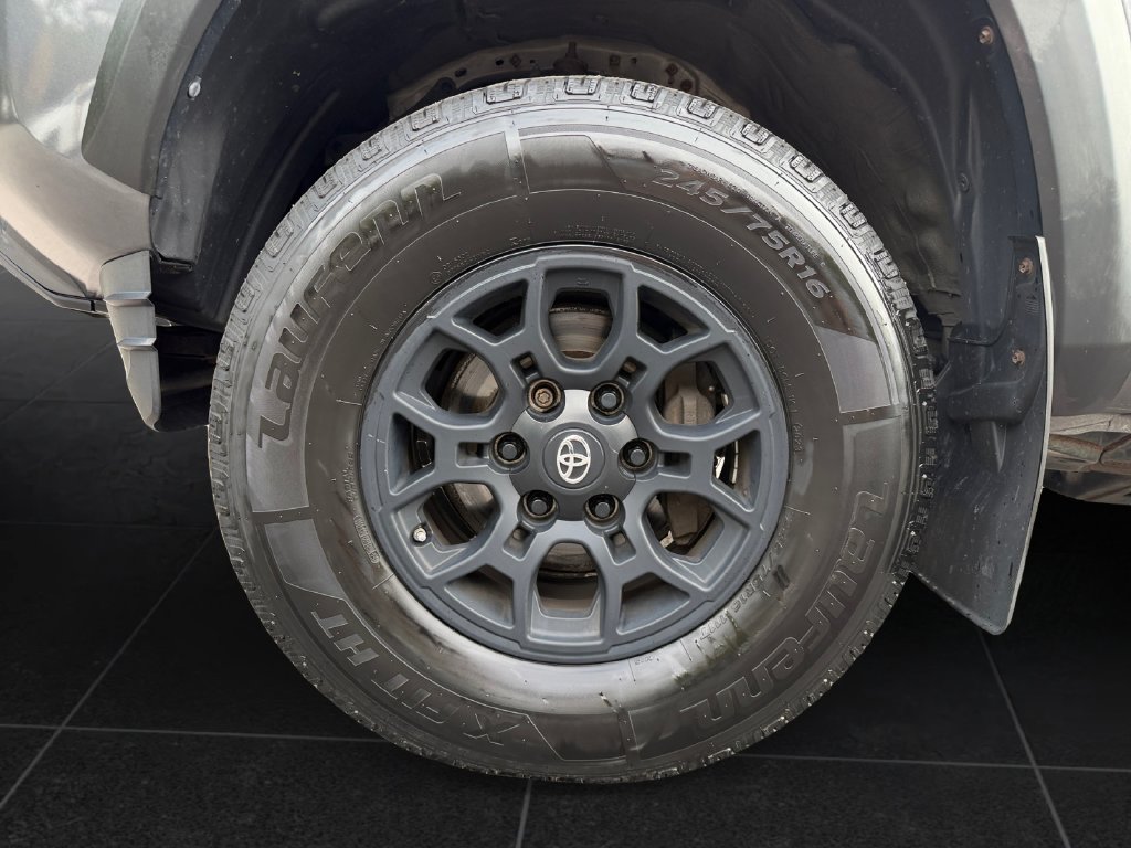 Used 2021 Toyota Tacoma SR w/ SX Package AWD/4WD image 10