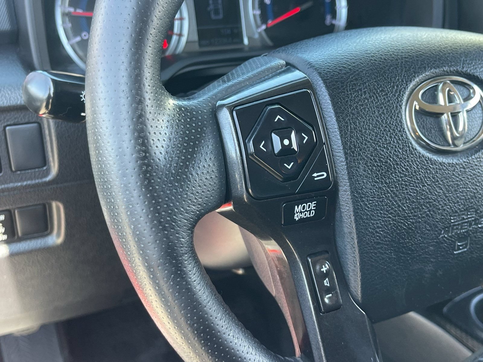 Used 2017 Toyota 4Runner TRD Off-Road Premium AWD/4WD image 25