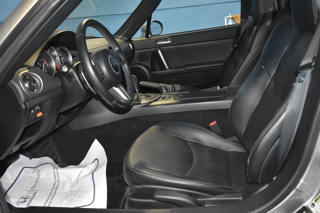 Used 2011 MAZDA MX-5 Miata Grand Touring w/ Premium Pkg image 11