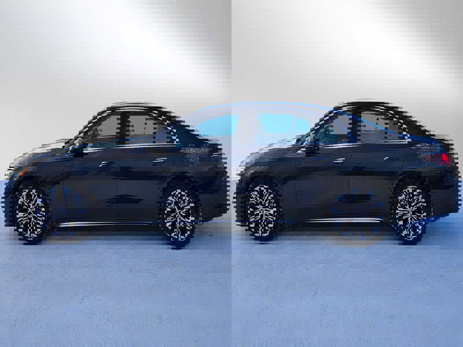 Used 2025 Mercedes-Benz E 450 4MATIC Sedan image 2