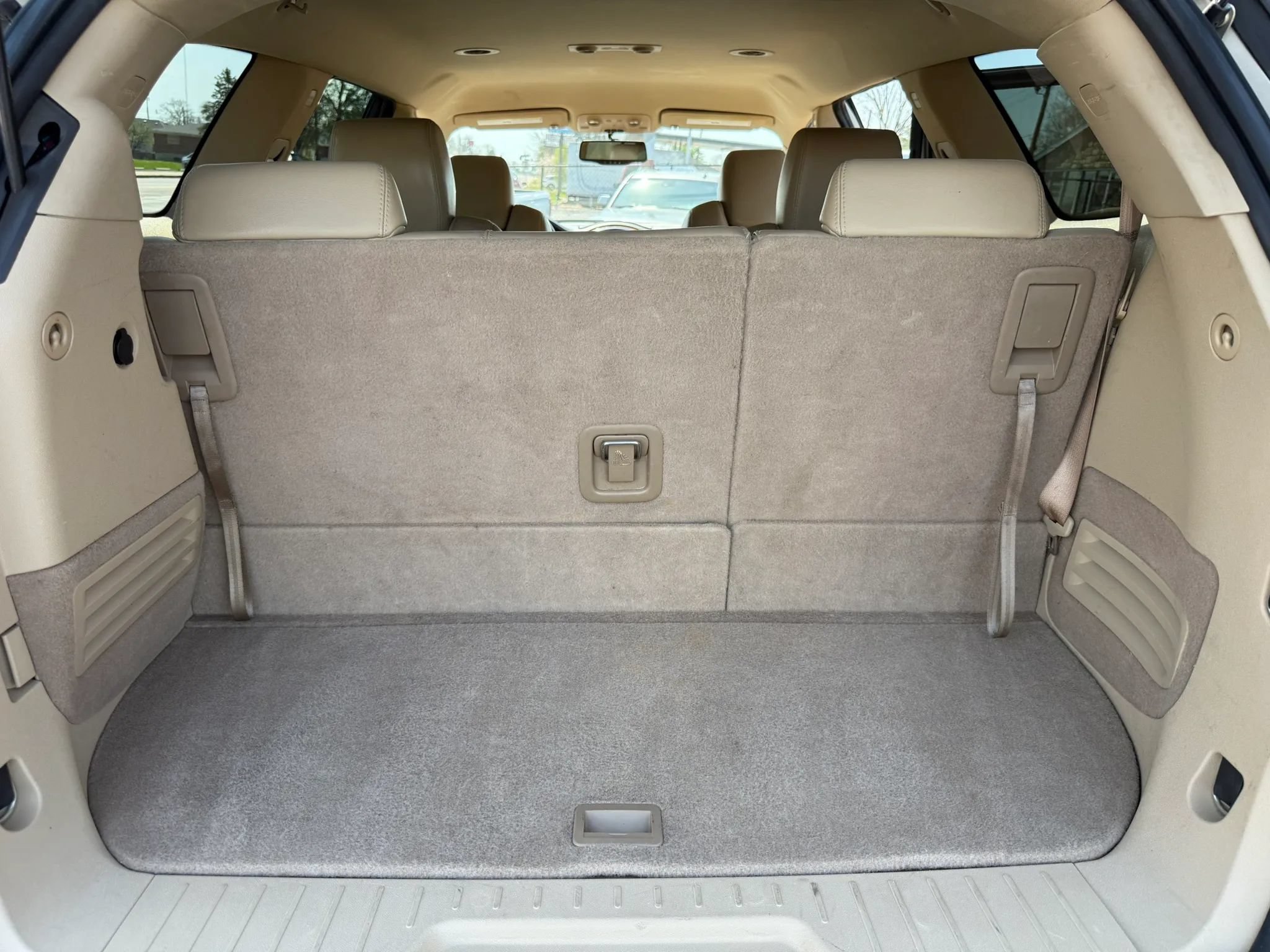 Used 2011 Buick Enclave CXL FWD image 17