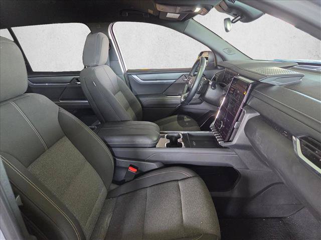 Used 2025 GMC Acadia Elevation FWD image 18