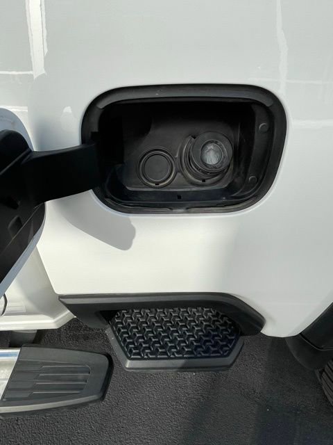Used 2023 GMC Sierra 2500 SLT image 25