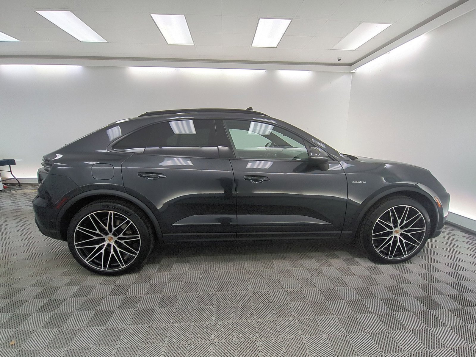 New 2026 Porsche Macan 4 Electric AWD/4WD image 20