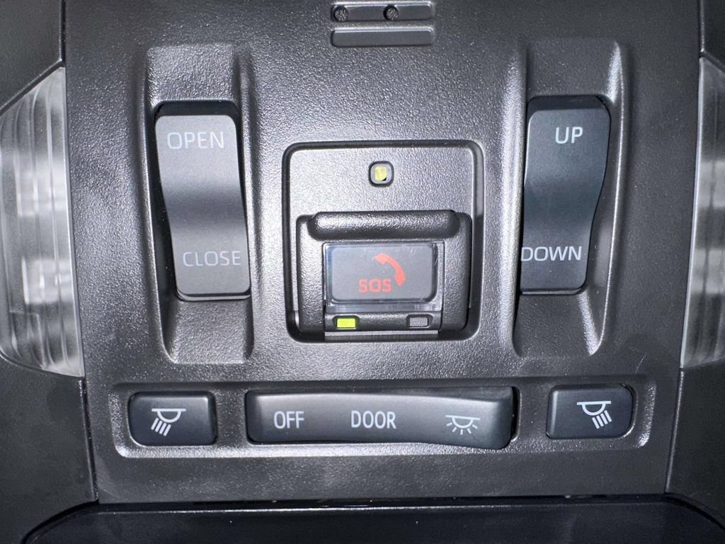 Used 2023 Toyota Highlander XSE AWD/4WD image 24