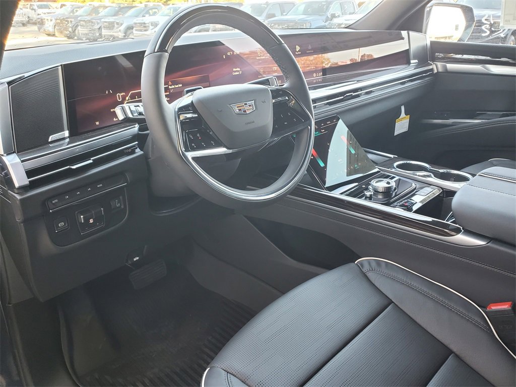 New 2026 Cadillac Escalade ESV Luxury w/ LPO, Radiant Package image 12