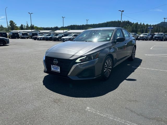 Used 2025 Nissan Altima 2.5 SV FWD image 6