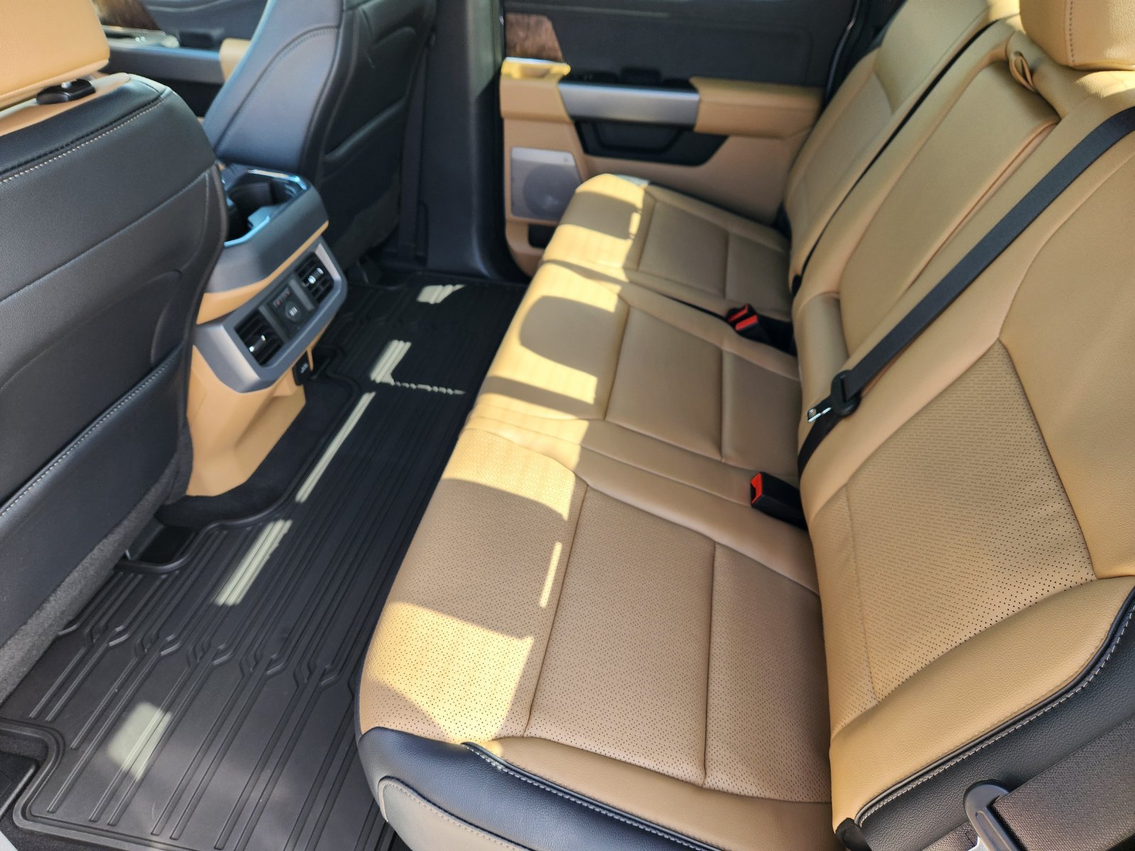 New 2026 Ford F350 Lariat w/ Lariat Premium Package AWD/4WD image 23