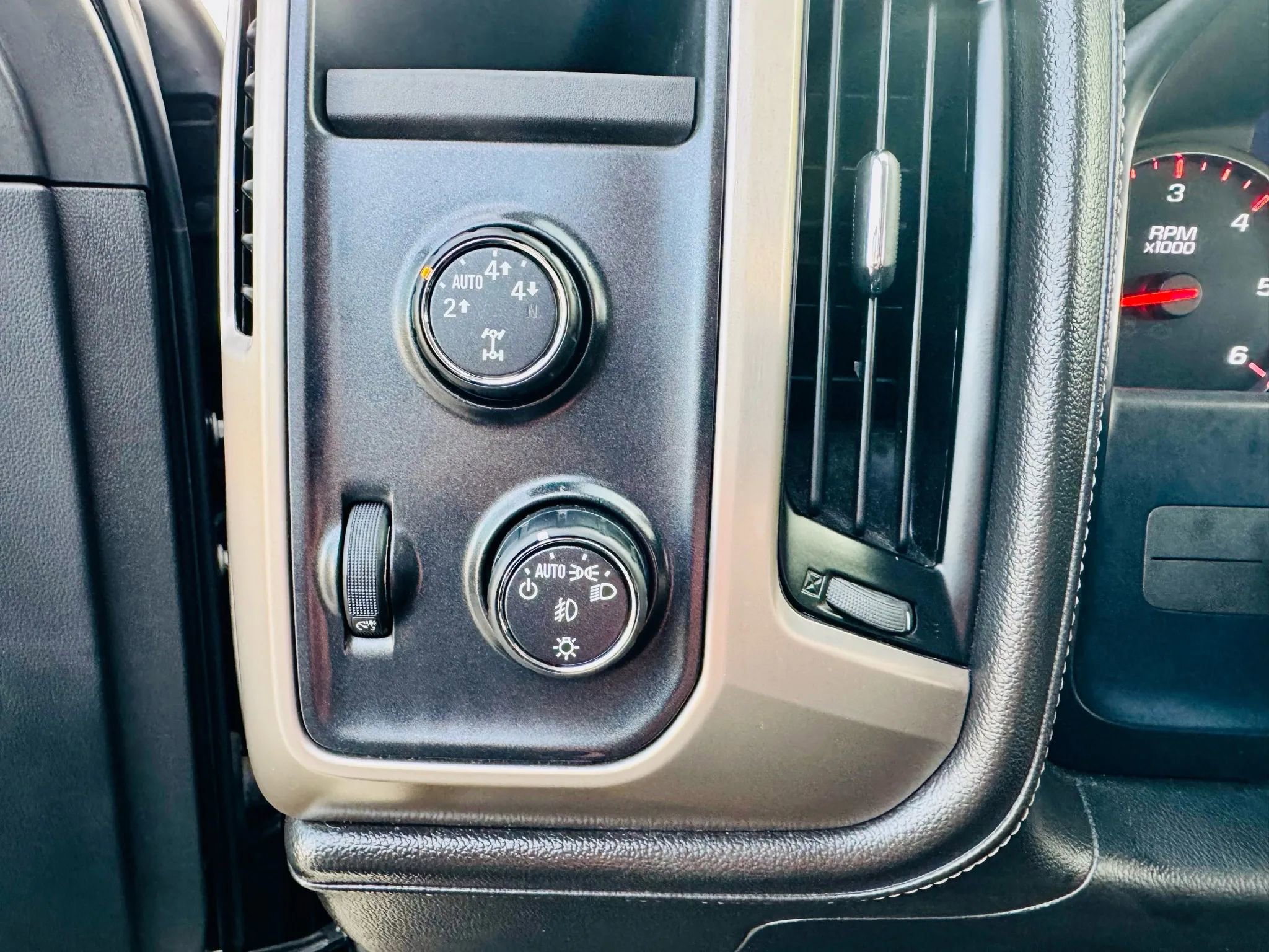 Used 2014 GMC Sierra 1500 Denali image 26