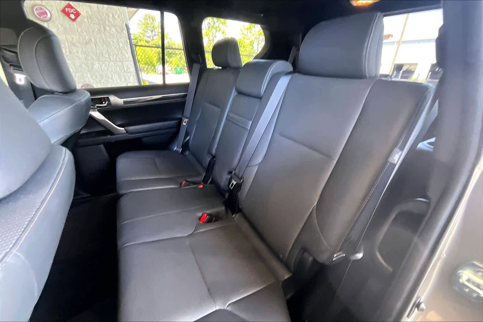 Used 2020 Lexus GX 460 Premium w/ Premium Package AWD/4WD image 21