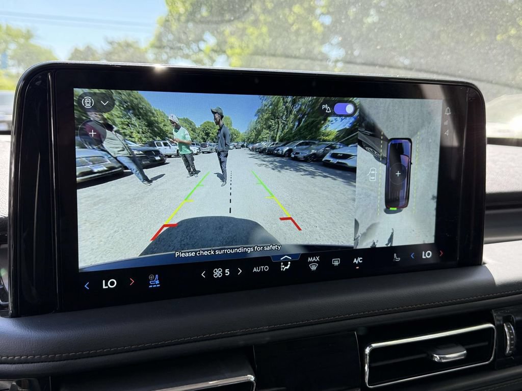 Used 2025 Lincoln Aviator AWD image 30