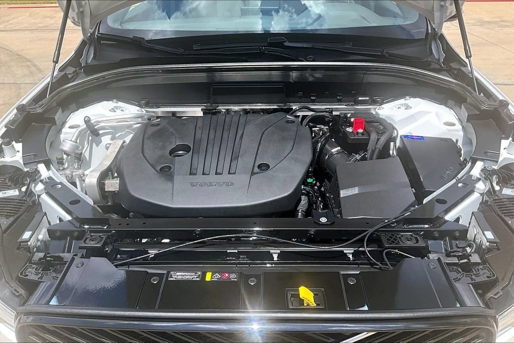 Certified 2026 Volvo XC60 B5 Plus AWD/4WD image 13