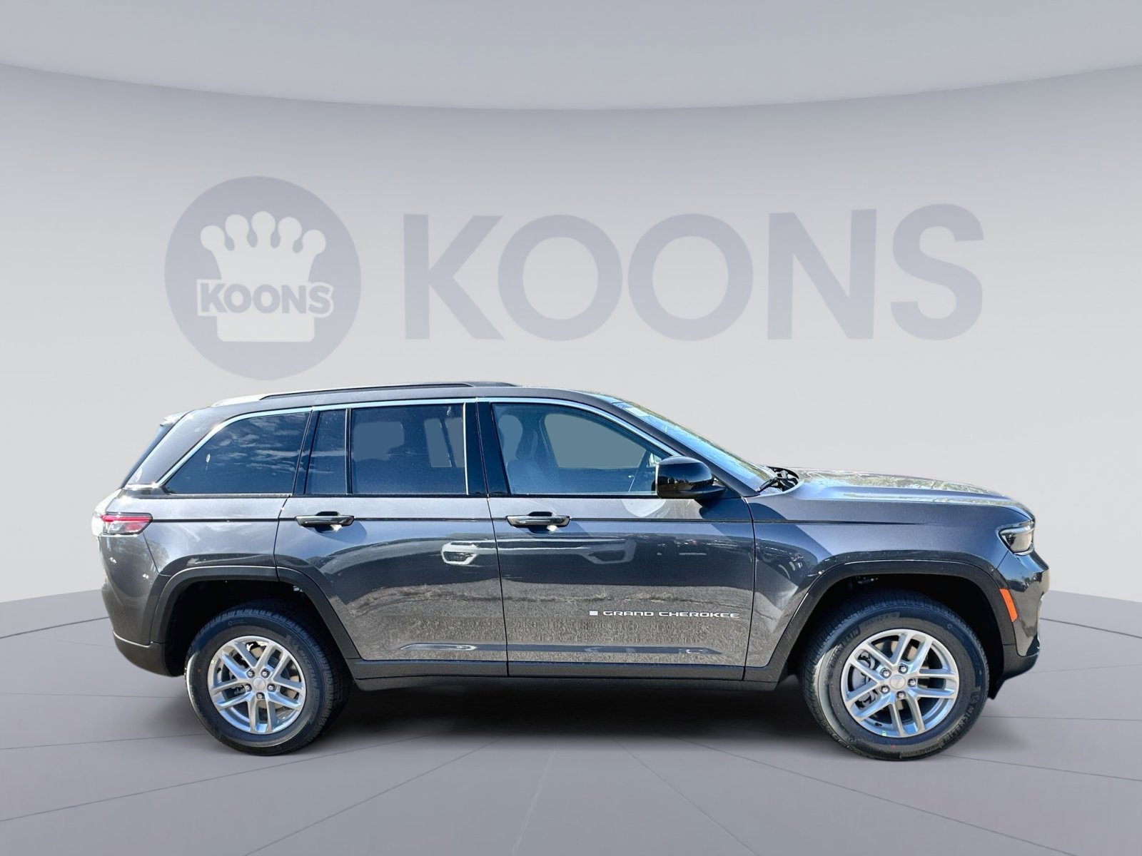 New 2025 Jeep Grand Cherokee Laredo X w/ Luxury Tech Group I image 8