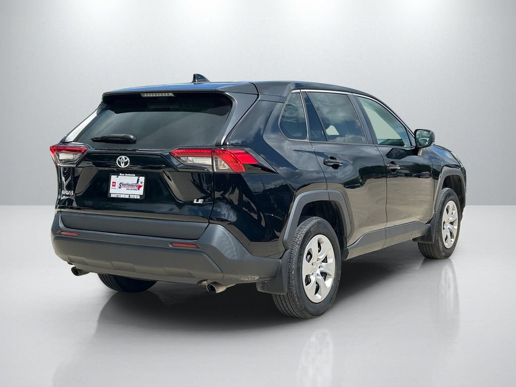 Used 2023 Toyota RAV4 LE FWD image 5