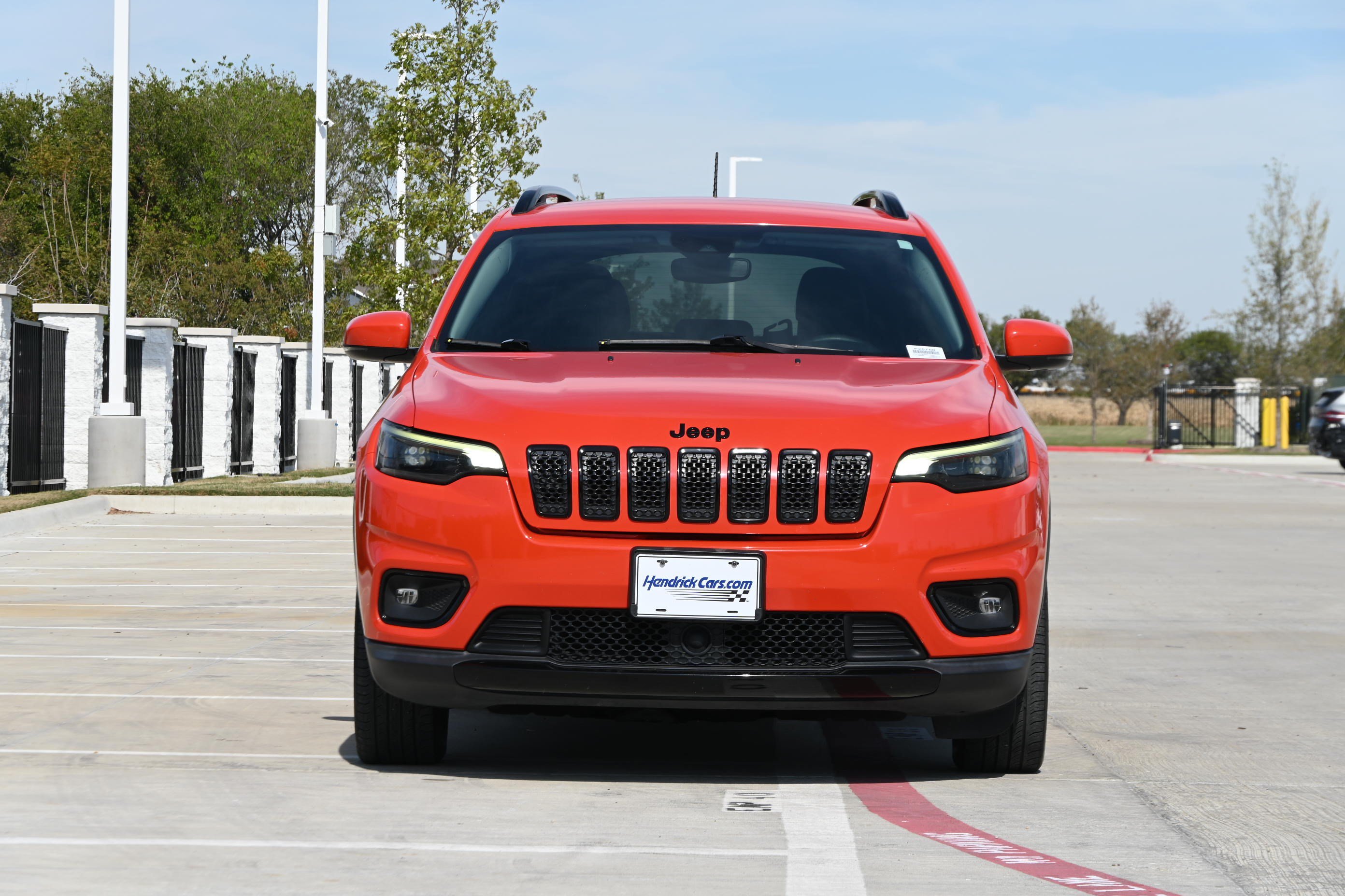 Used 2021 Jeep Cherokee Latitude Plus FWD image 3