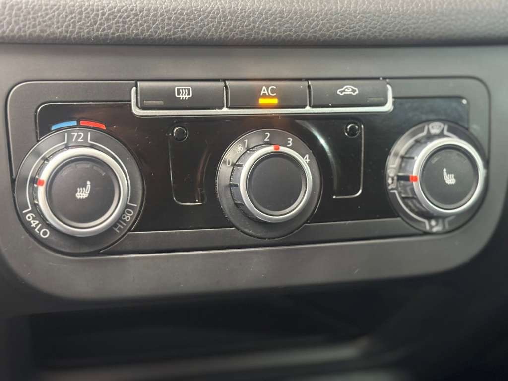 Used 2011 Volkswagen Tiguan S image 26