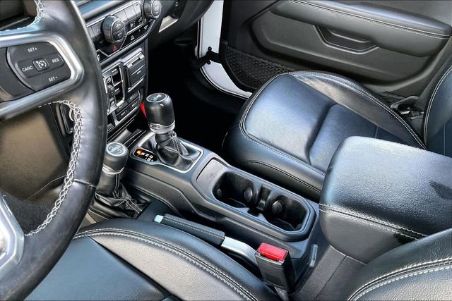Used 2022 Jeep Wrangler Unlimited Sahara w/ Cold Weather Group AWD/4WD image 13