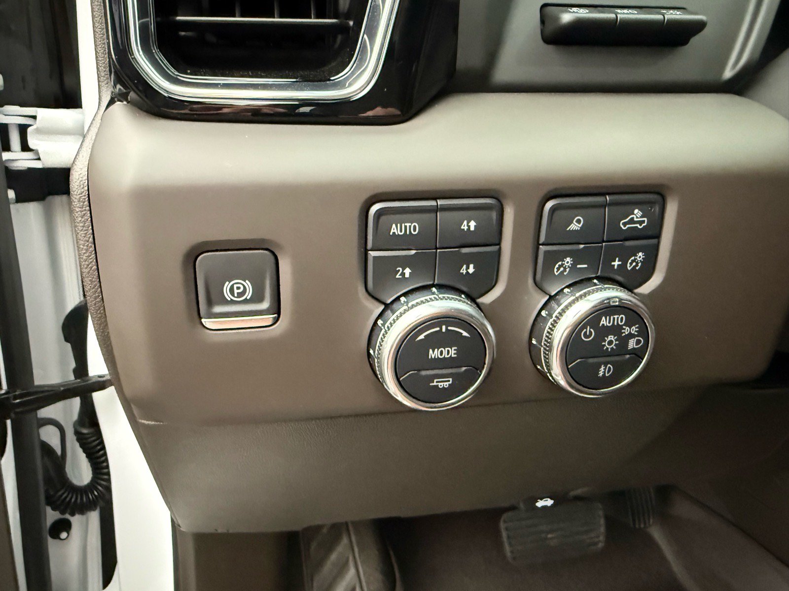 Used 2025 GMC Sierra 1500 Denali w/ Denali Reserve Package AWD/4WD image 21