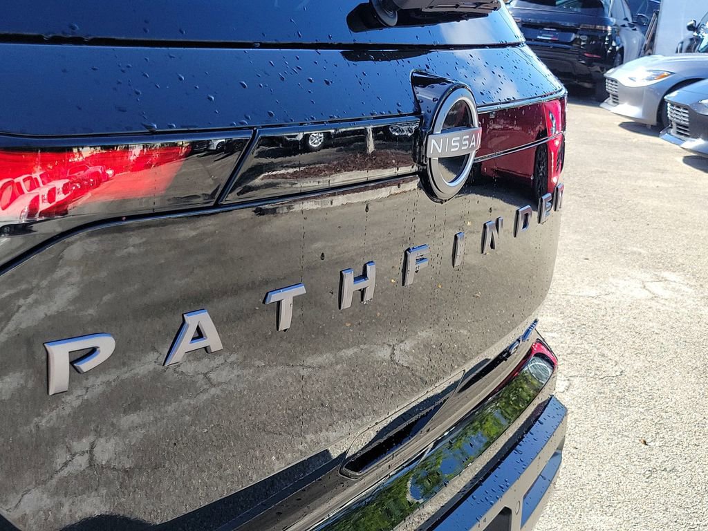 New 2026 Nissan Pathfinder SL image 10