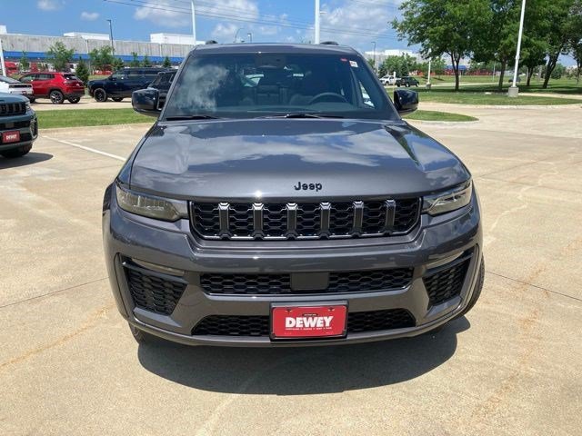 New 2026 Jeep Grand Cherokee Limited AWD/4WD image 2