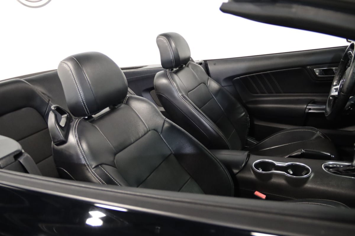Used 2019 Ford Mustang Premium RWD image 9