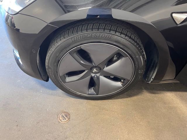 Used 2019 Tesla Model 3 Standard Range Plus image 29
