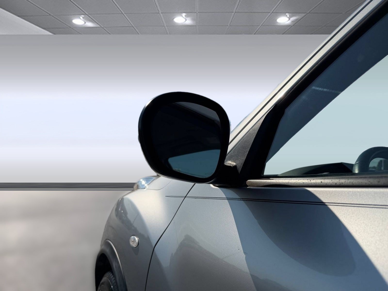 Used 2011 Nissan Juke SL FWD image 23