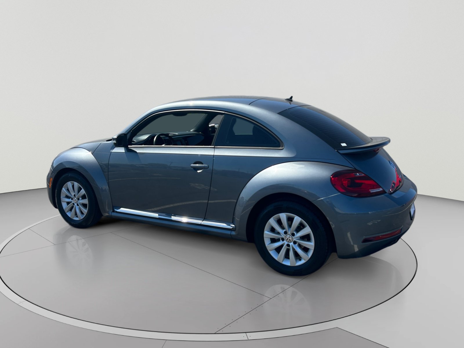 Used 2019 Volkswagen Beetle 2.0T S FWD image 3