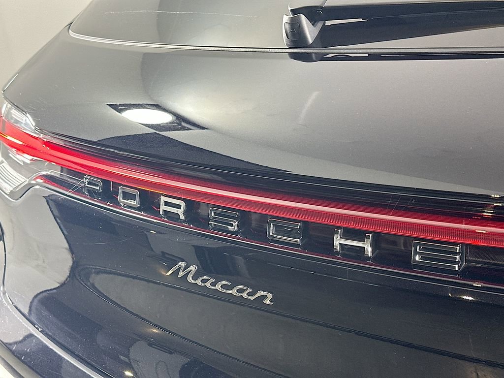 Certified 2024 Porsche Macan image 34