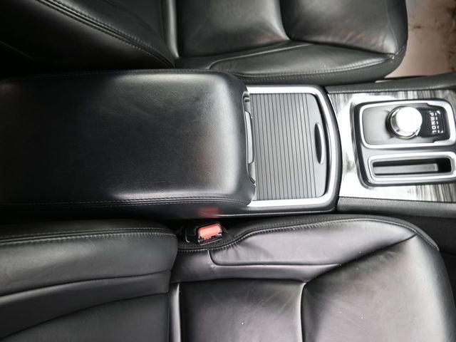 Used 2022 Chrysler 300 Touring L image 36